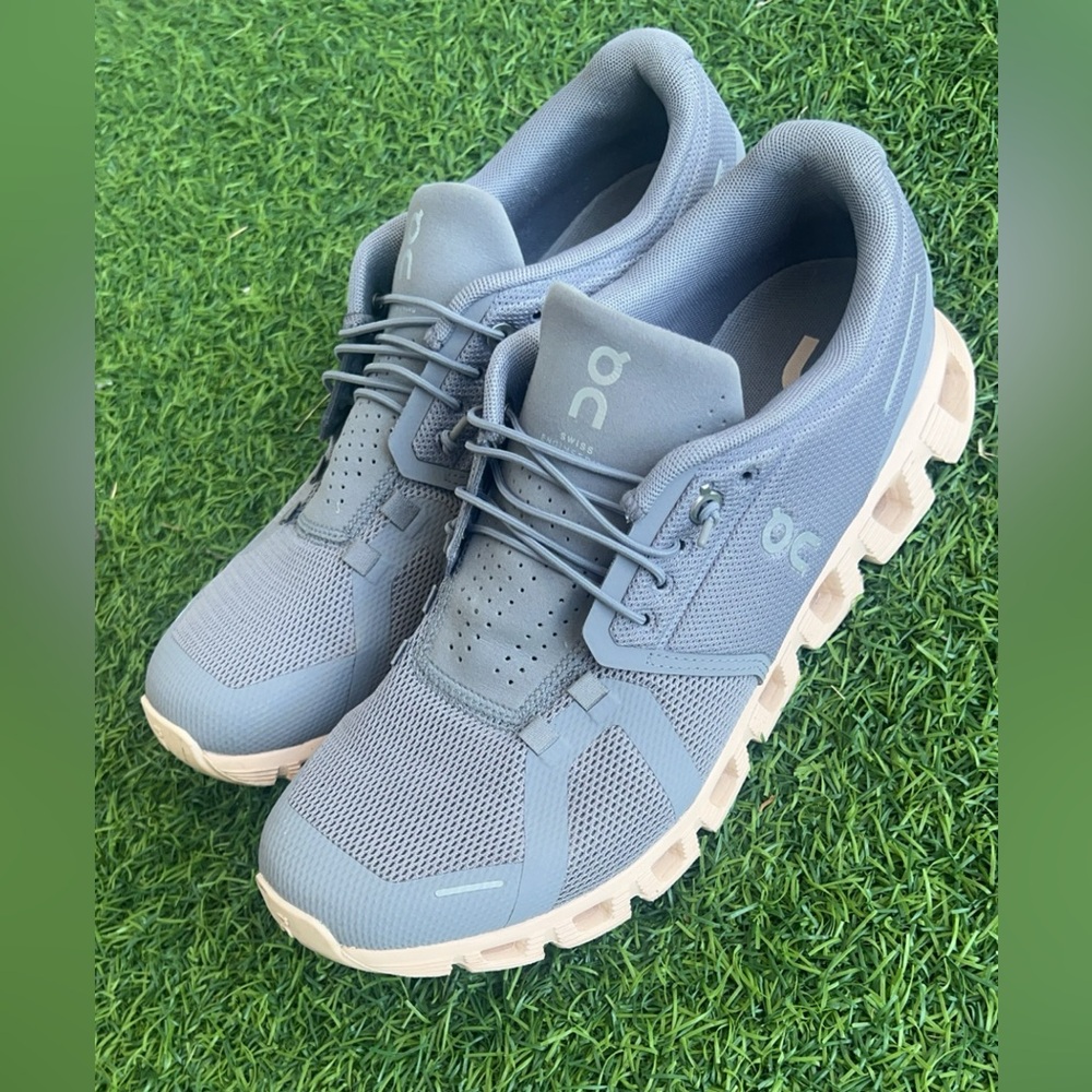 OnCloud 5 Women’s shoes - size 10